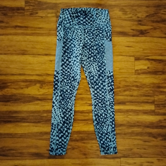 Fabletics powerhold cheetah print leggings - Picture 2 of 4